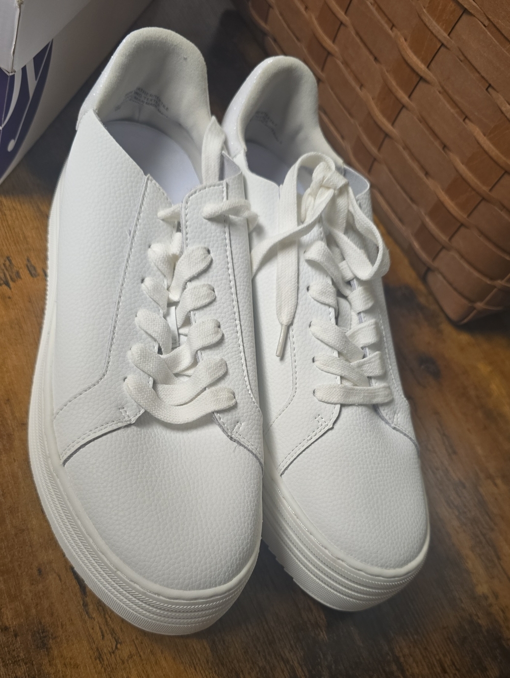 JOY White Low-Top Platform Sneakers Brand New!